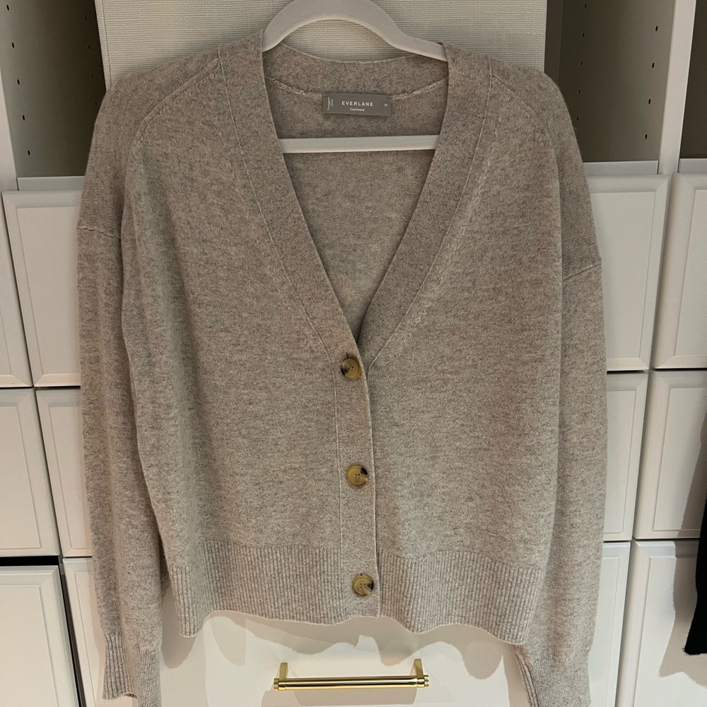 Everlane The Cropped Cashmere Cardigan / color Canvas / size M